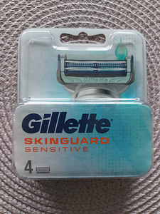GILLETTE SKINGUARD SENSITIVE terad 4tk.Originaal ! (1 foto / 1)