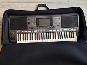 YAMAHA PSR S-770 (7 foto / 10)