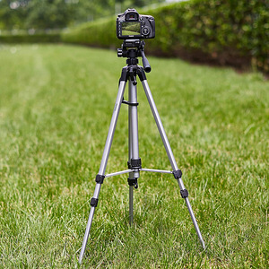 Amazon Basics 152 cm kerge kaamera, DSLR binokli statiiv (2 foto / 4)