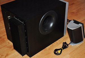 Kodune subwoofer ja kõlarid (2 foto / 3)