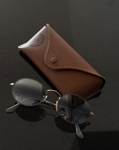 Ray ban oval (1 foto / 2)