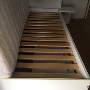 Meblik voodi 90x200 öölaua, voodialuse sahtli ja madratsiga (4 foto / 7)