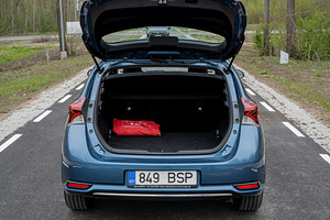 Toyota Auris Active Plus 1.6 97kW (11 foto / 14)