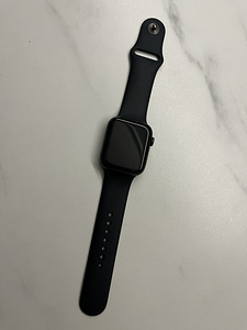 Apple watch SE 44mm GPS (1 foto / 3)