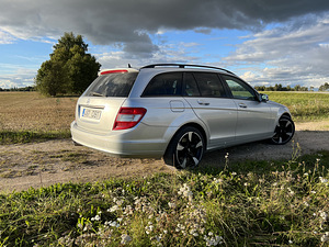 Mercedes Benz C220 (4 foto / 13)