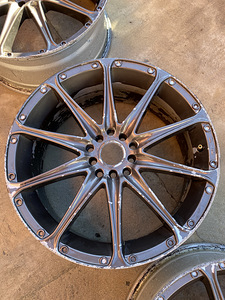 Veljed BK Racing R18 (8 foto / 10)