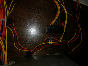 Chieftec toide 350w (2 foto / 4)