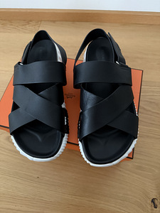 Сандалии Hermes (3 фото из 4)