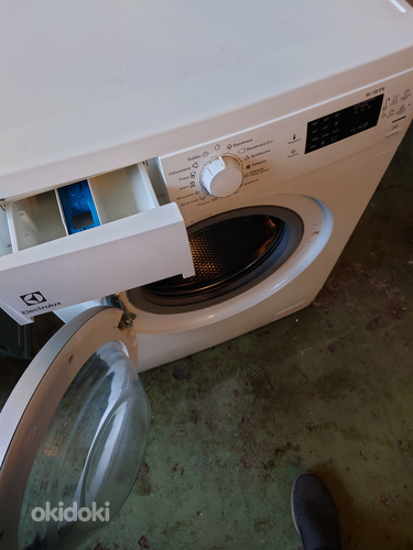 Узкая стиральная машина Elektrolux 6 кг (фото #4)