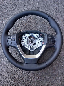 Руль BMW (2 фото из 2)