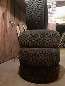 Шины maxxis 225 / 50R17 98т шипы (1 фото из 5)