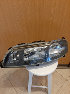 Volvo V70 vasak esituli (1 foto / 3)