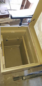 Kast (2 foto / 2)