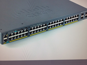 Коммутатор Cisco WS-C2960X-48TS-L (2 фото из 8)