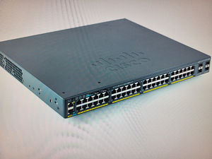 Коммутатор Cisco WS-C2960X-48TS-L (1 фото из 8)
