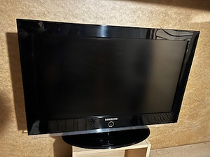 Samsung LE32M71B LCD Teler 32 (3 foto / 3)