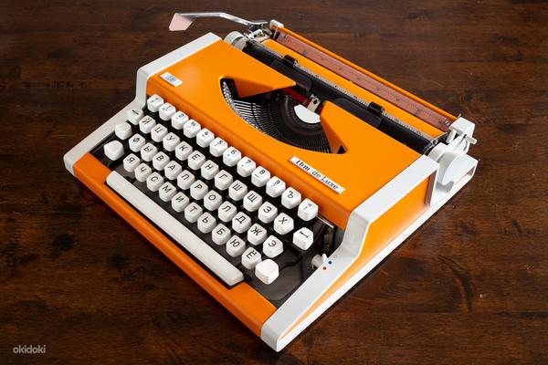 80-ndad. Väga heas korras slaavi klahvidega kirjutusmasin (foto #1)