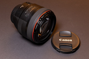 Canon EF 85mm f/1.2L II USM (1 foto / 7)