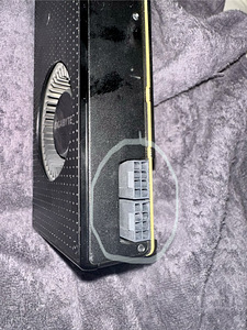 Gigabyte Radeon Vega RX (7 foto / 7)