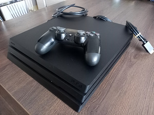Play Station 4 Pro (1 фото из 3)