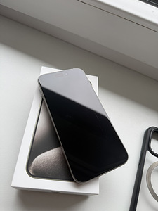 iPhone 15 Pro, Натуральный Титан, 256 ГБ (2 фото из 9)