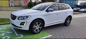 Volvo XC60 2.0 TDI 133kW (2 foto / 14)
