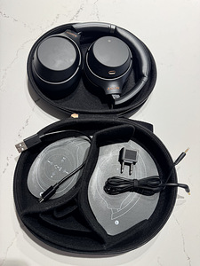 Sony kõrvaklapid WH-1000XM3 (1 foto / 3)