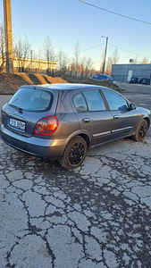 Nissan almera (4 foto / 12)