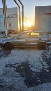 Nissan almera (5 foto / 12)