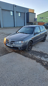 Nissan almera (11 foto / 12)