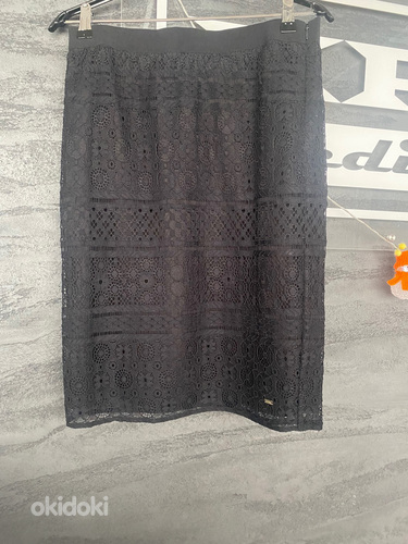 Красивый черный кружевной комплект Tommy Hilfiger, топ+юбка (фото #4)