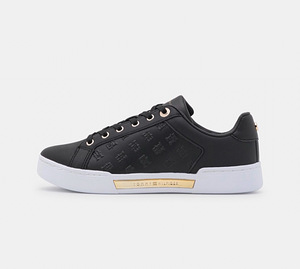 Tommy Hilfiger tossud (4 foto / 4)