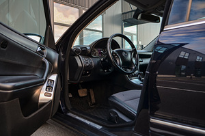 M: Mercedes-Benz C 320 Avantgarde 3.0 165kW (13 foto / 14)