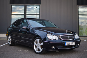 M: Mercedes-Benz C 320 Avantgarde 3.0 165kW (1 foto / 14)