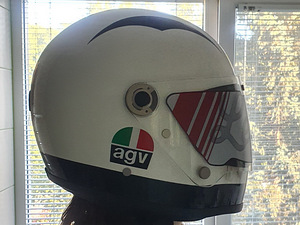 Мотошлем AGV X3000 Limited Nieto Tribute S № 555/1000 (3 фото из 10)