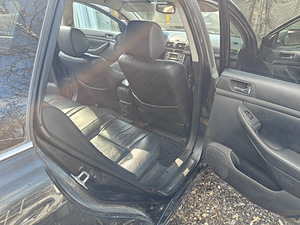 Toyota avensis (10 foto / 13)