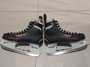 Продам хоккейные коньки CCM RBZ 50 (размер EU 44)