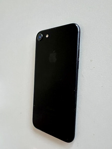 iPhone 7 32 Gb, aku 60% (3 foto / 3)