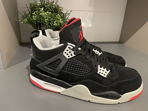 Jordan 4 Bred s.42 (2 foto / 4)
