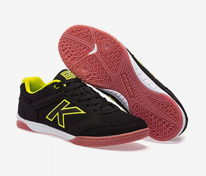 Jalgpallijalatsid Kelme (4 foto / 4)