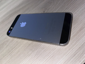 iPhone 5s 16GB Space Gray (2 foto / 2)