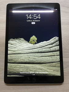 Apple iPad 10.2" 8th Gen Wi-Fi 32GB (2020), Space grey (2 foto / 6)