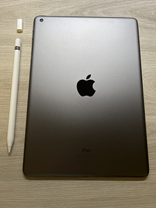 Apple iPad 10.2" 8th Gen Wi-Fi 32GB (2020), Space grey (5 foto / 6)