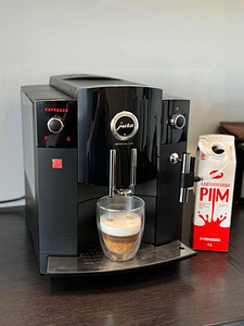 полностью автоматическая кофемашина Jura C50