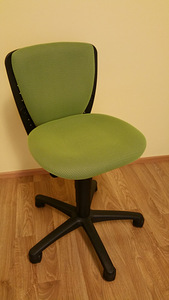 Новый стул для детей