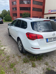 OPEL ASTRA SPORTS TOURER (3 foto / 10)