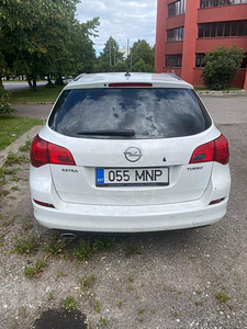 OPEL ASTRA SPORTS TOURER (4 foto / 10)
