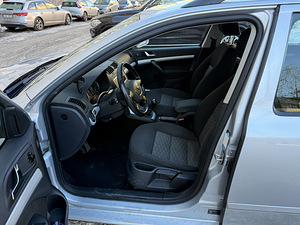 Skoda Octavia (8 фото из 9)