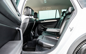 Volkswagen Passat ALLTRACK Facelift mudeliaasta 2018 (10 foto / 14)