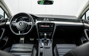 Volkswagen Passat ALLTRACK Facelift mudeliaasta 2018 (11 foto / 14)